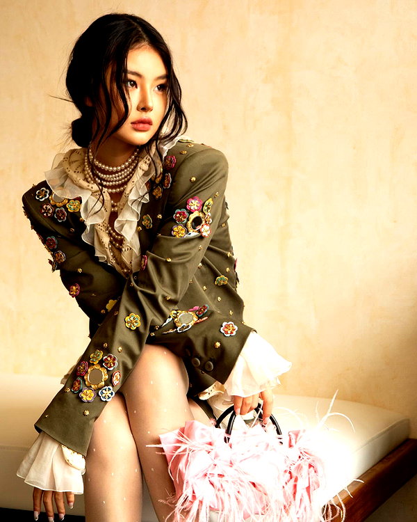 ll.lu1s instagram image archive image