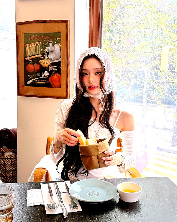 dear.zia instagram image archive image