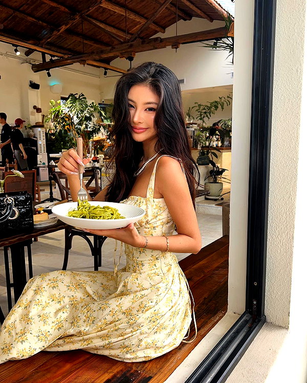 ll.lu1s instagram image archive image