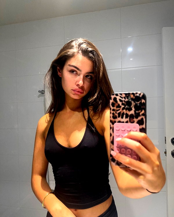 oliviaphillipps instagram image archive image