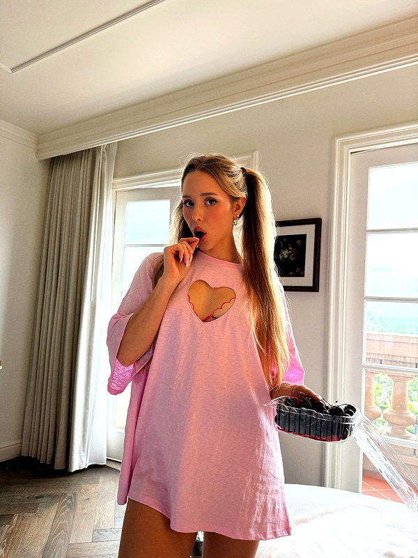 carolinezalog instagram image archive image