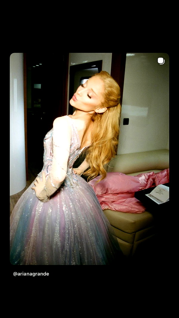 arianagrande instagram image archive image