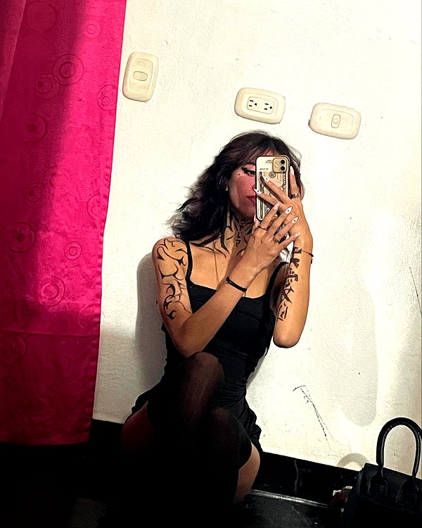 shevaal_x instagram image archive image