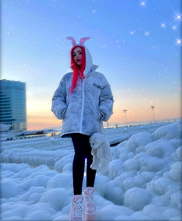 vik4au instagram image archive image