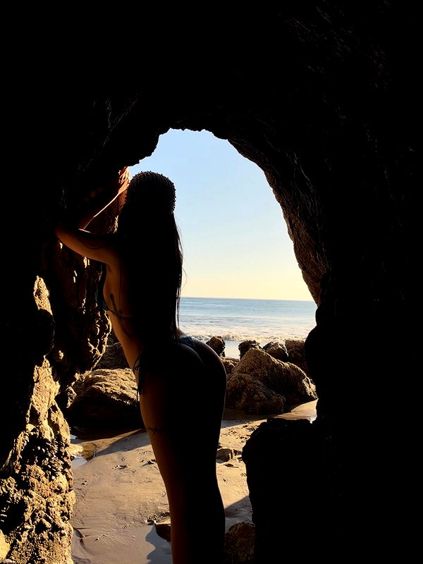 vanessa.julienne instagram image archive image