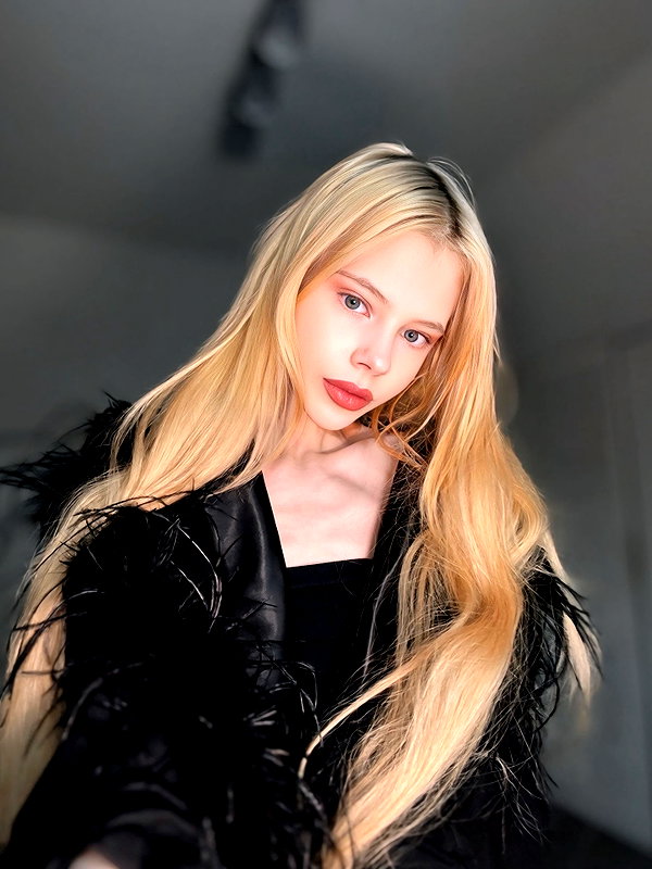 alisen.mari instagram image archive image