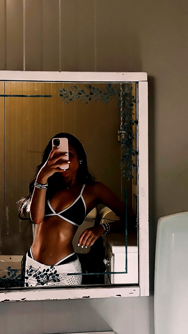 annabottoo instagram image archive image