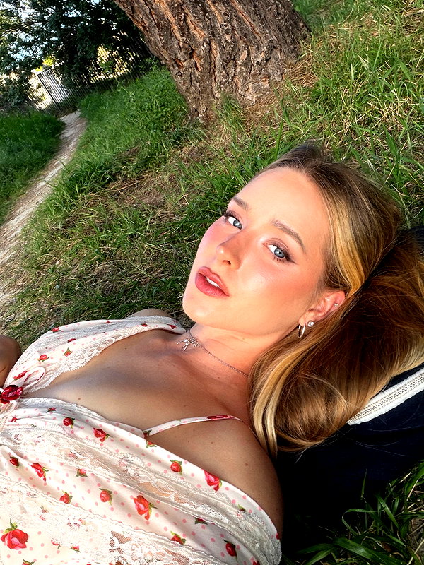 carolinezalog instagram image archive image
