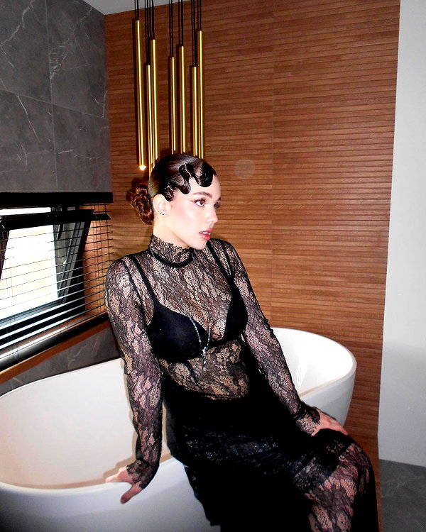 anna.utka22 instagram image archive image