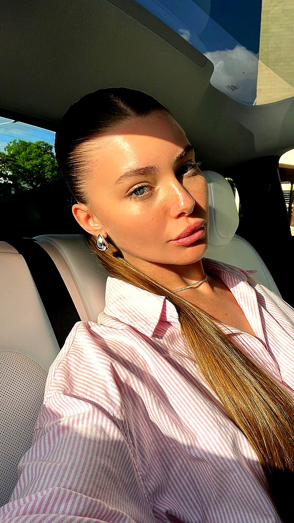 daniella_zeldis instagram image archive image