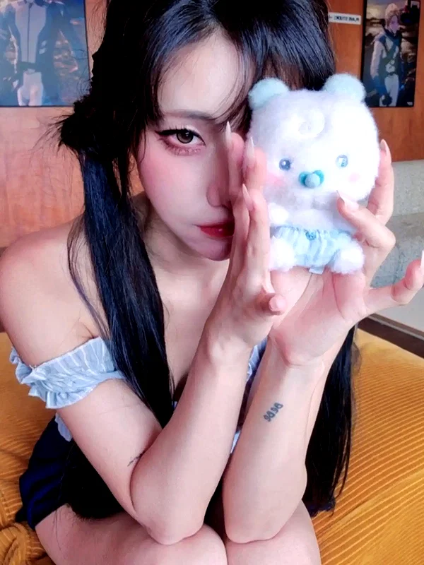 bora__look instagram image archive image