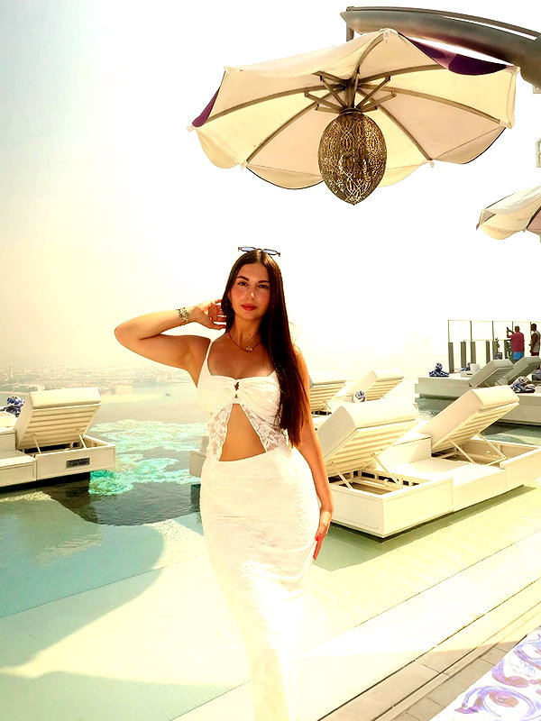 viki_dominev instagram image archive image