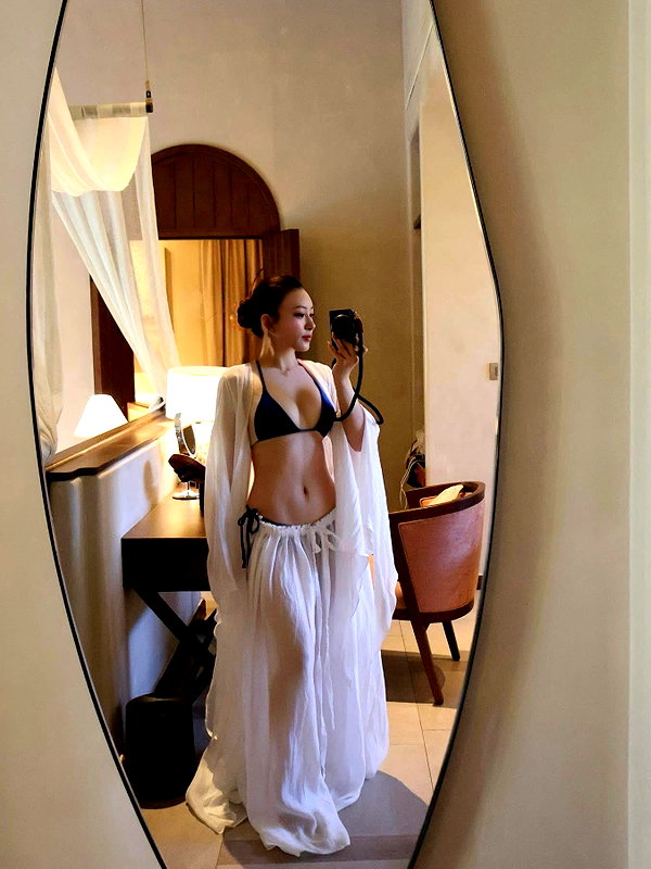 lyhythuedoxinh instagram image archive image