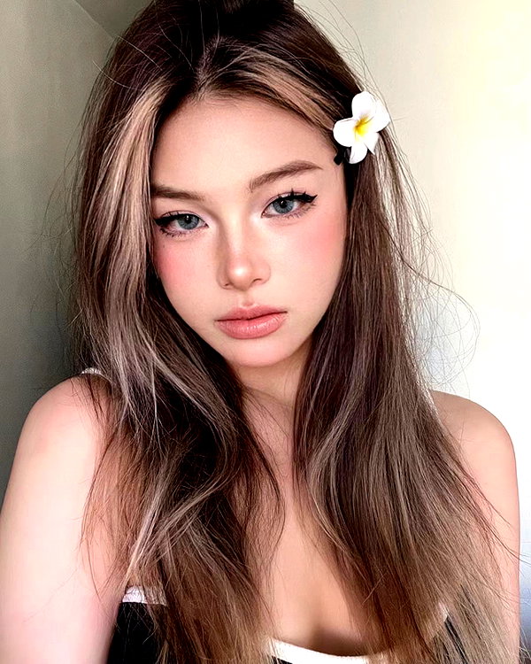 baddiesessence instagram image archive image