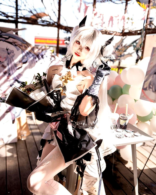 xier_cos instagram image archive image