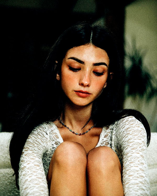 elizabrowne_ instagram image archive image