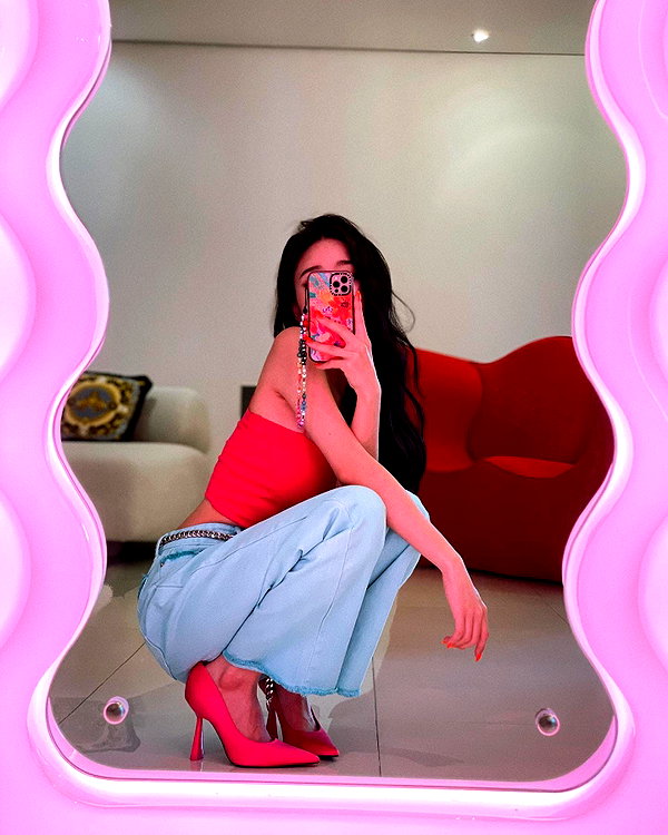 dear.zia instagram image archive image