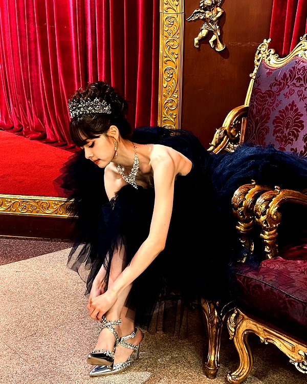 dear.zia instagram image archive image