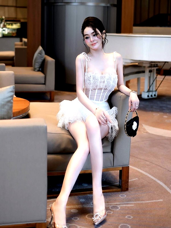 lyhythuedoxinh instagram image archive image
