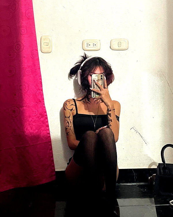 shevaal_x instagram image archive image