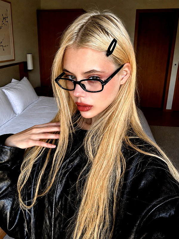alisen.mari instagram image archive image