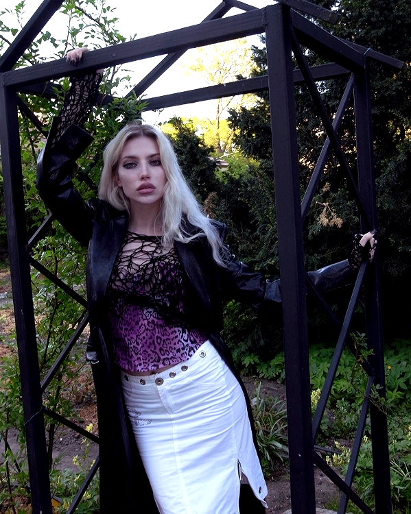 anya4everr instagram image archive image