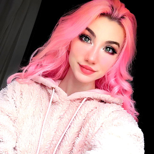 danielle.mercedie instagram image archive image