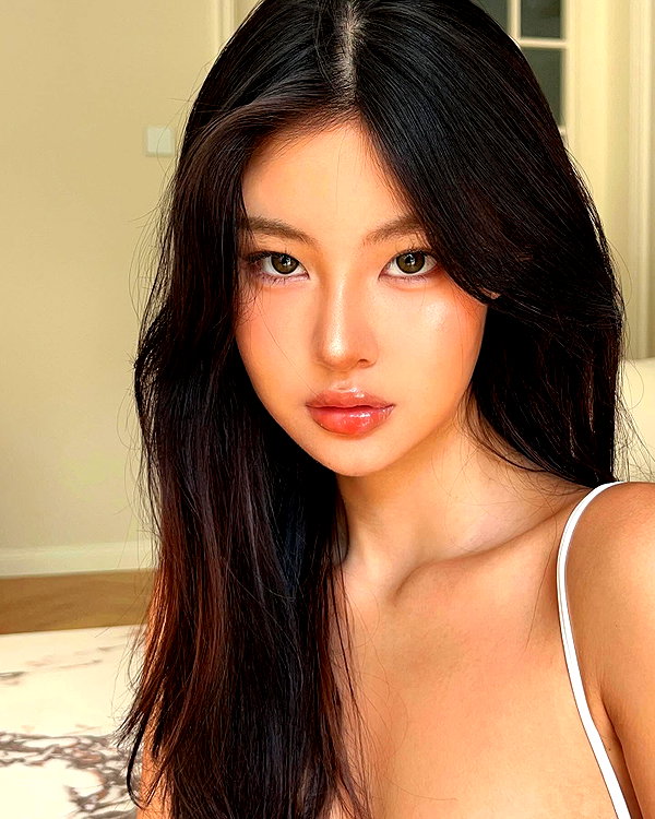 ll.lu1s instagram image archive image