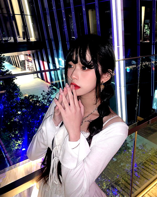 nixqq.425_ instagram image archive image
