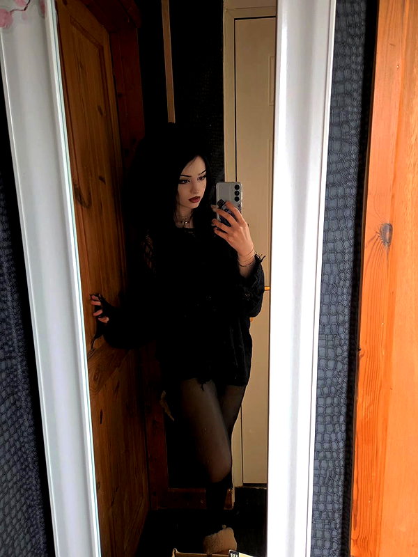 xoreniiiiii instagram image archive image