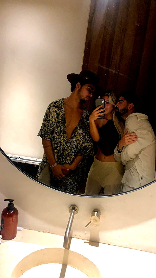 Archived image from @refaella_twina on Instagram