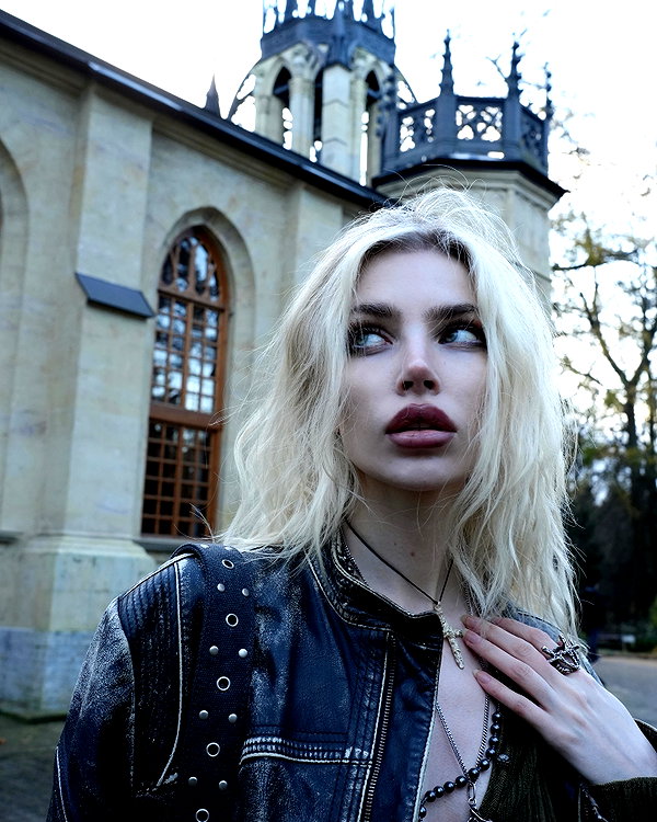 alien.hanna instagram image archive image