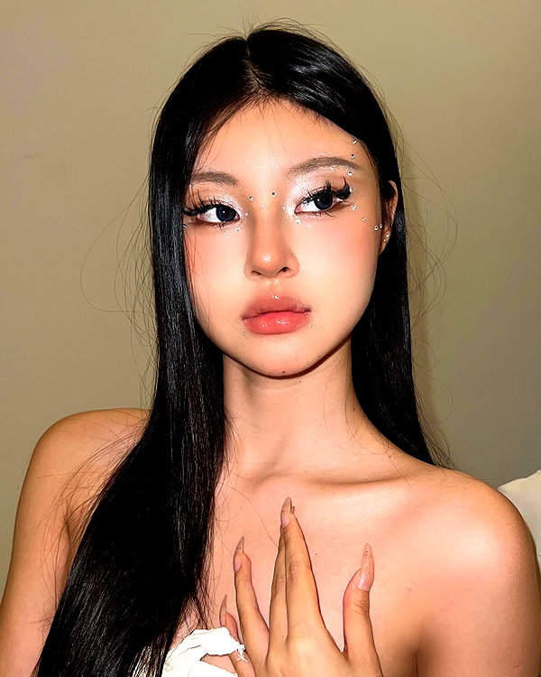 ll.lu1s instagram image archive image