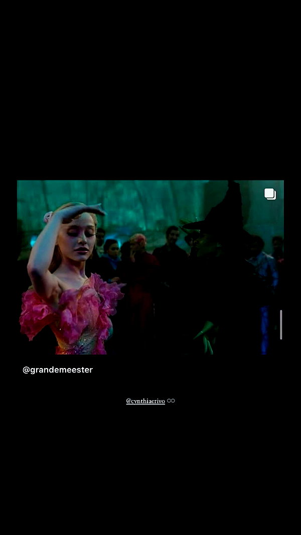 arianagrande instagram image archive image