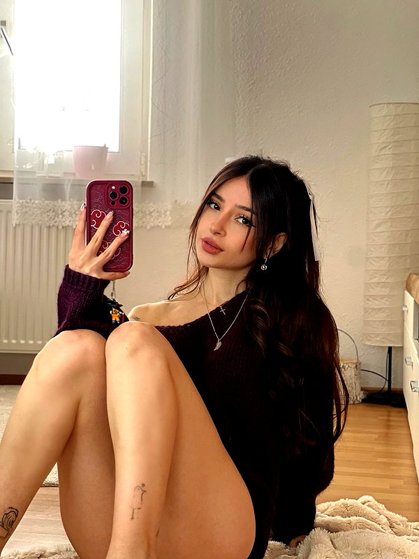 cata.leyah instagram image archive image
