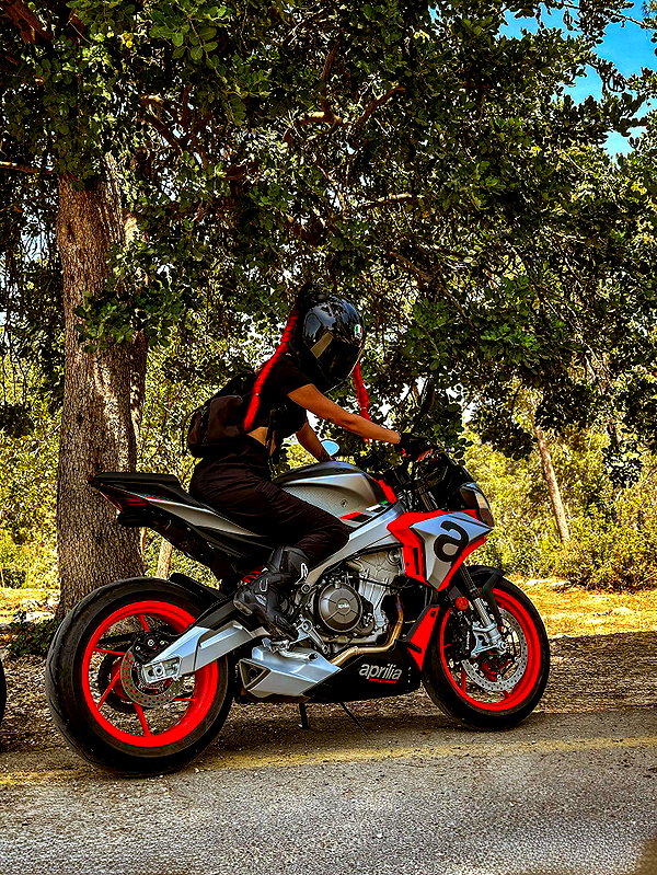shanidahan7 instagram image archive image