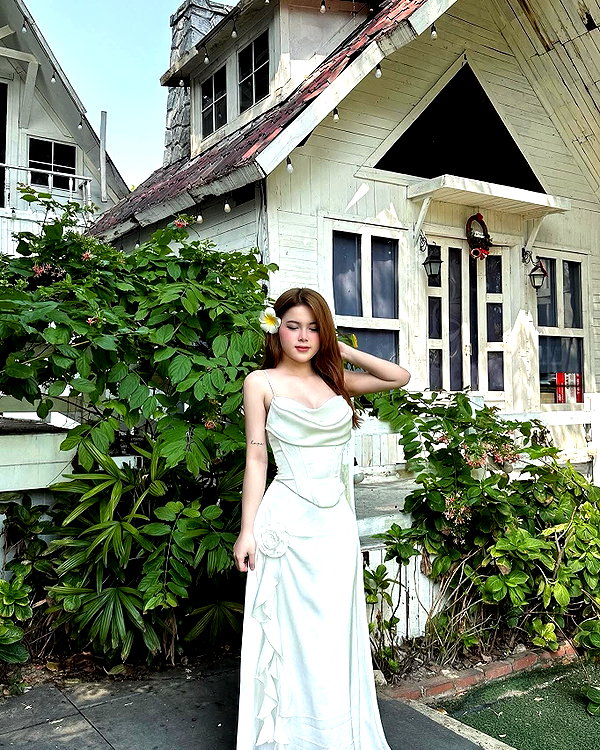lyhythuedoxinh instagram image archive image
