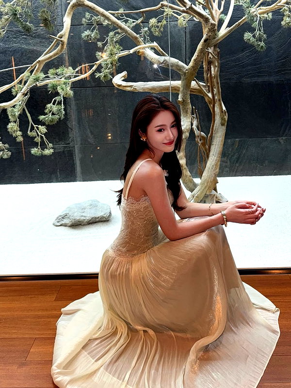 lyhythuedoxinh instagram image archive image