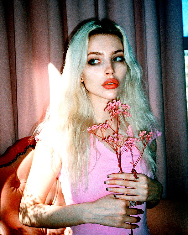 alien.hanna instagram image archive image