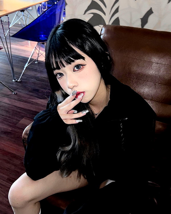 nixqq.425_ instagram image archive image