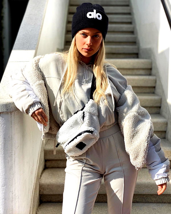 barzomer instagram image archive image