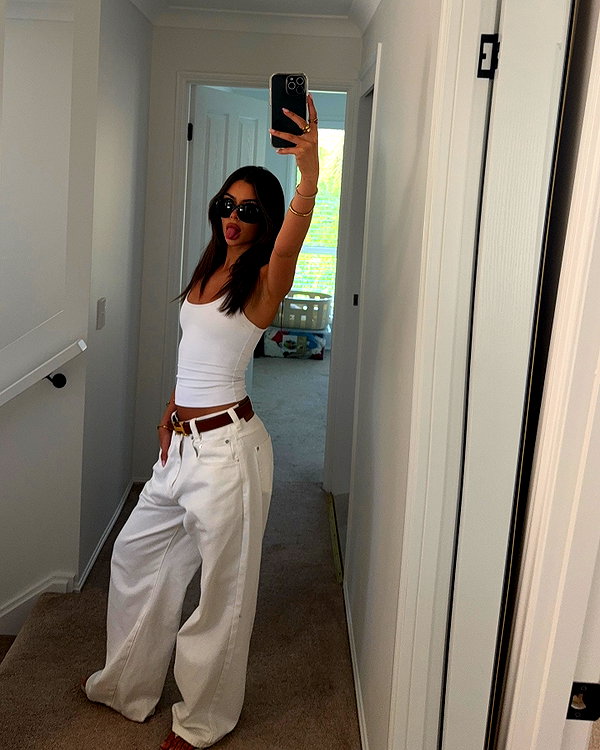 oliviaphillipps instagram image archive image
