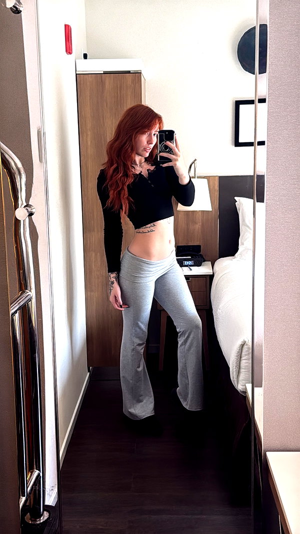 garden.variety.egirl instagram image archive image