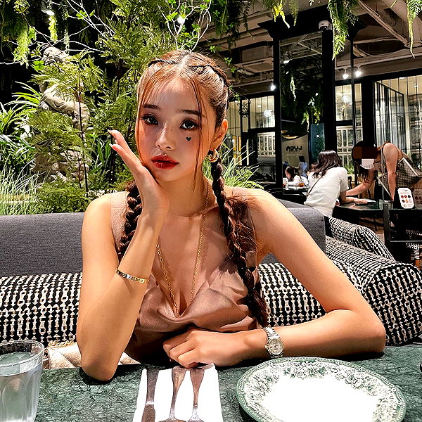dear.zia instagram image archive image