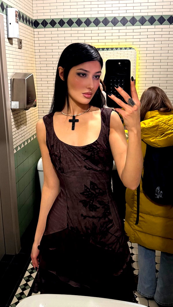 Archived image from @ayguldavlletova on Instagram