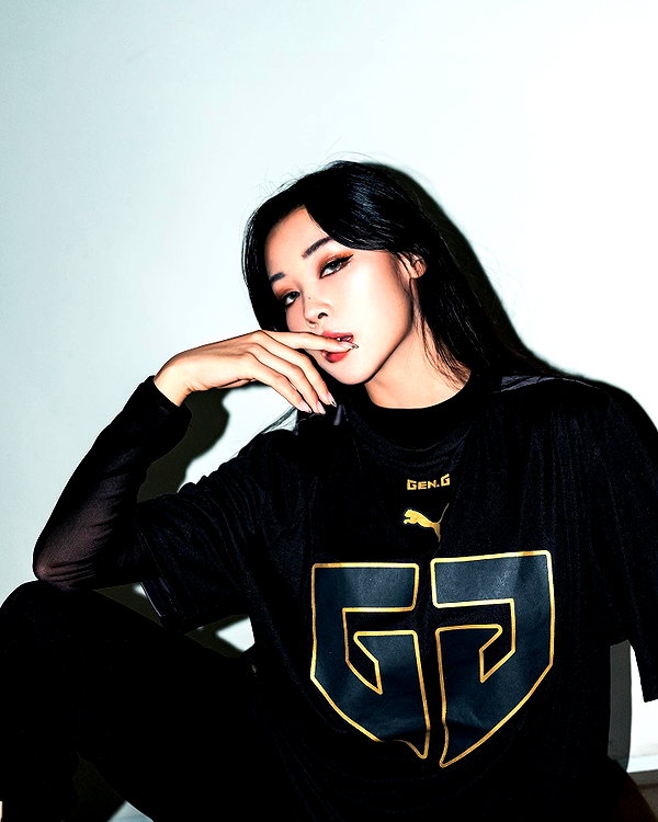 emily.ghoul instagram image archive image