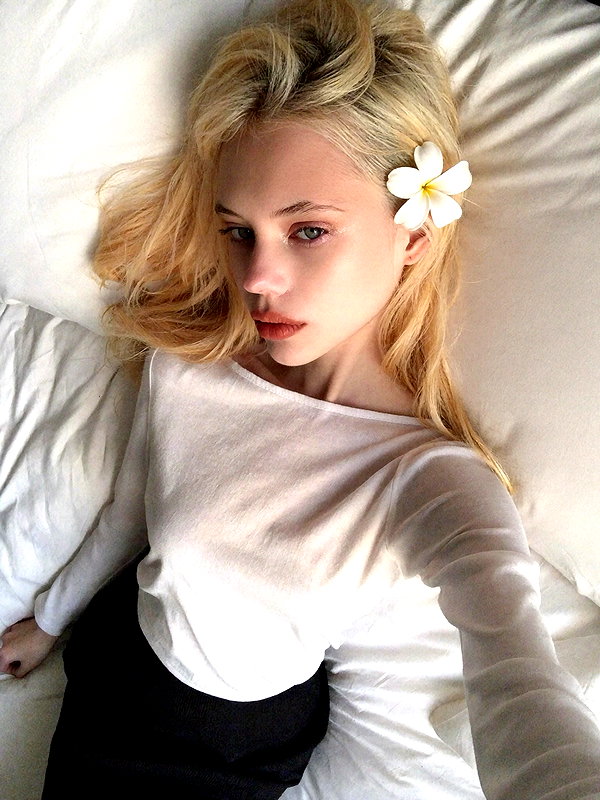 alisen.mari instagram image archive image