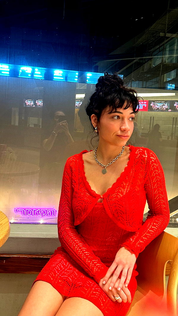 romi_henenson instagram image archive image