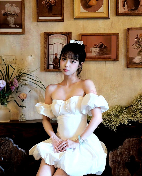 lyhythuedoxinh instagram image archive image