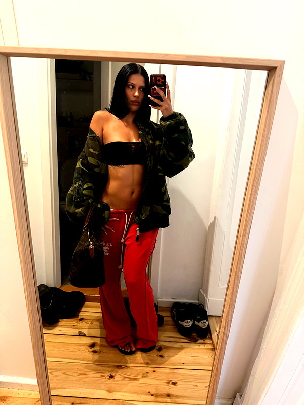 karolinaawasik instagram image archive image